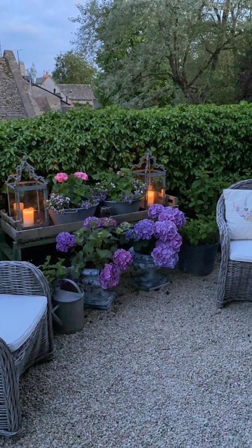 Pytts House Boutique Bed & Breakfast Burford Bagian luar foto
